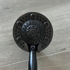 Delta in2ition two-in-one 5 spray and handheld shower head